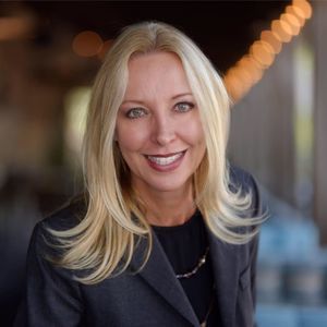 Meet your Posher, Dana